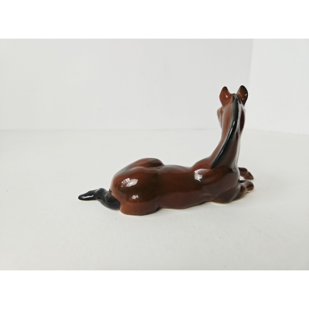 Vintage Josef Originals horse figurine lying bay foal colt glossy pony Japan - Picture 3 of 5